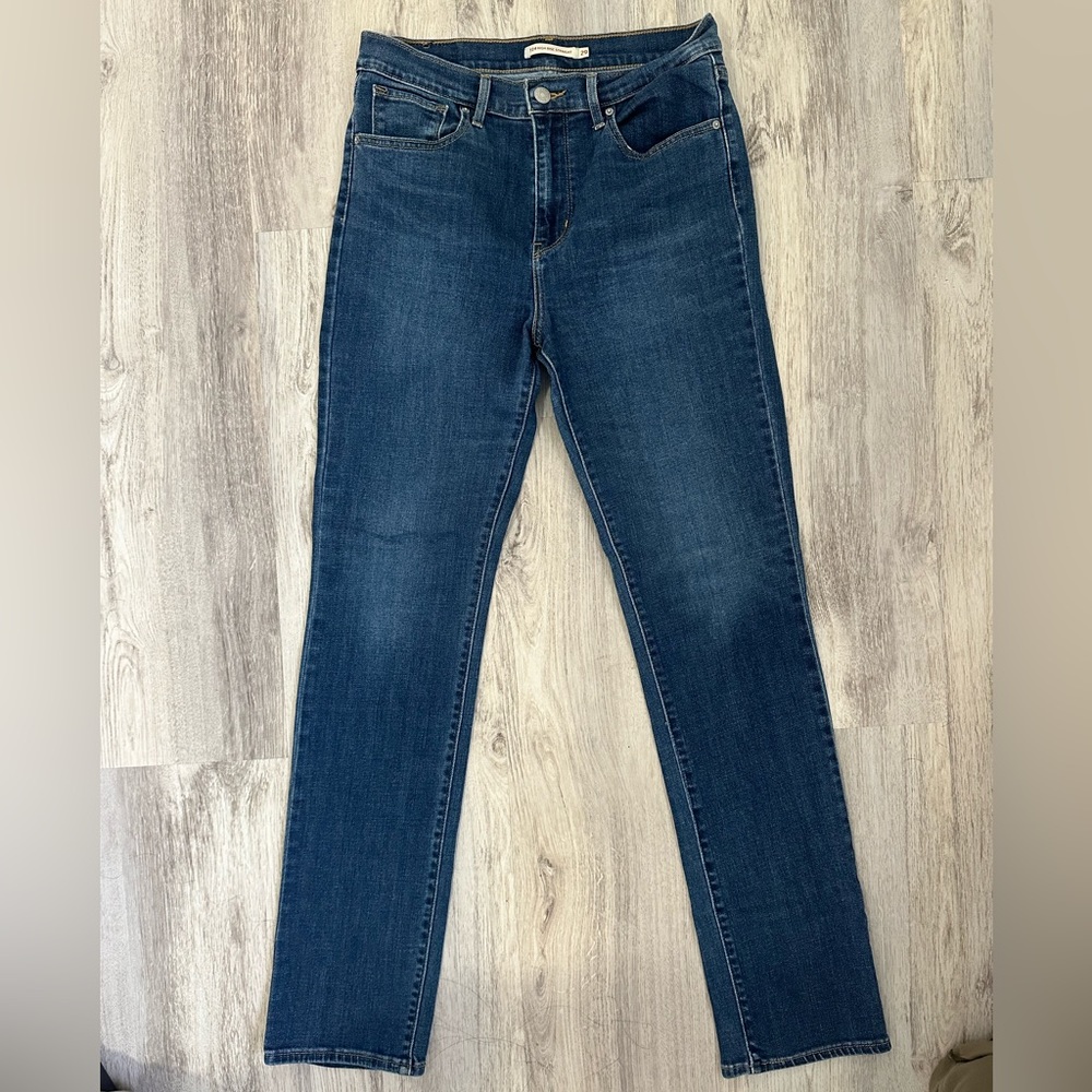 LEVIS High Rise Straight Jeans